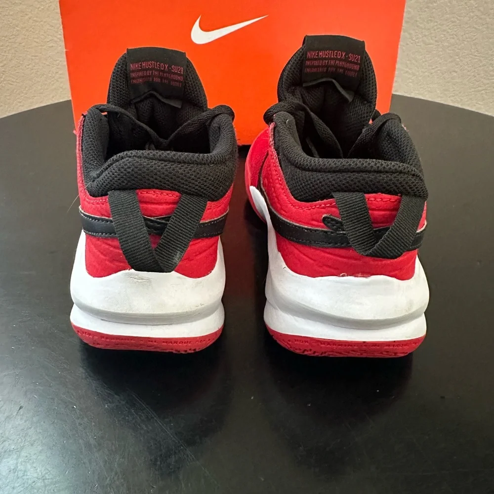 Nike Team Hustle
